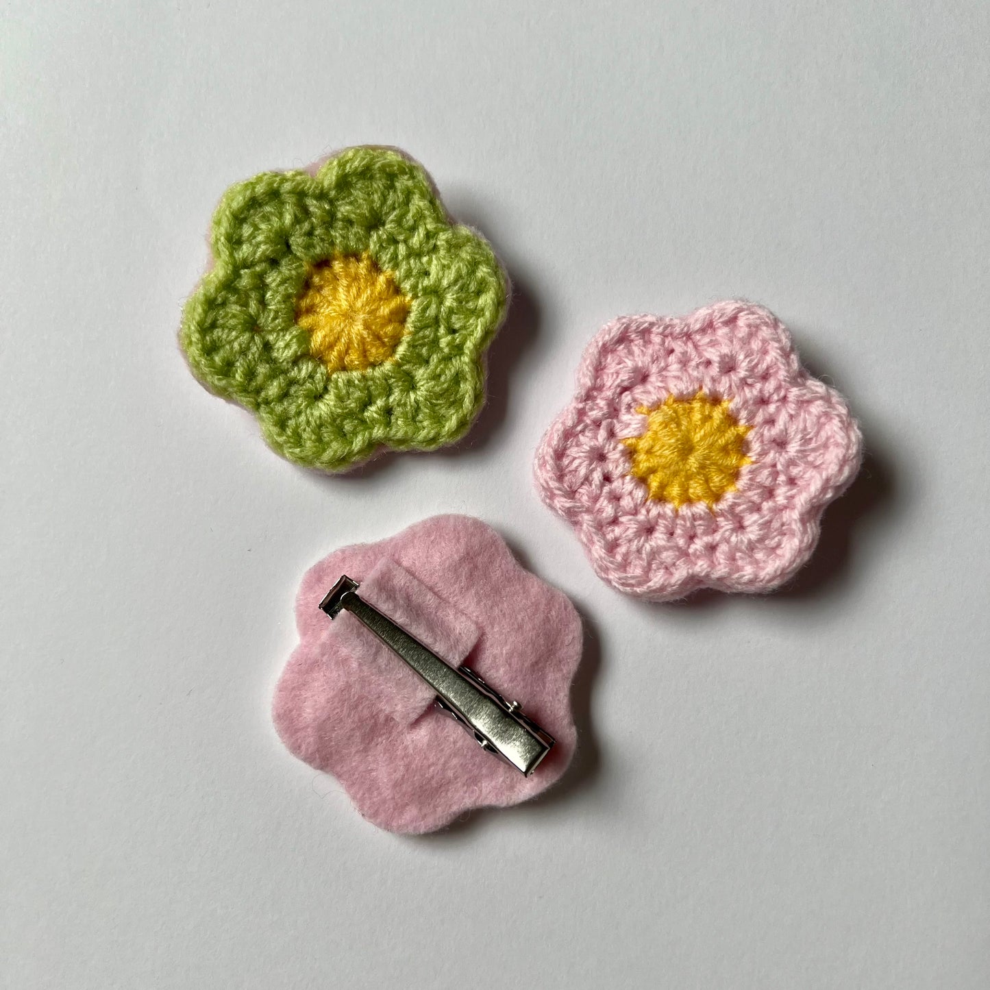‘Cosmos’ Crochet Flower Clip