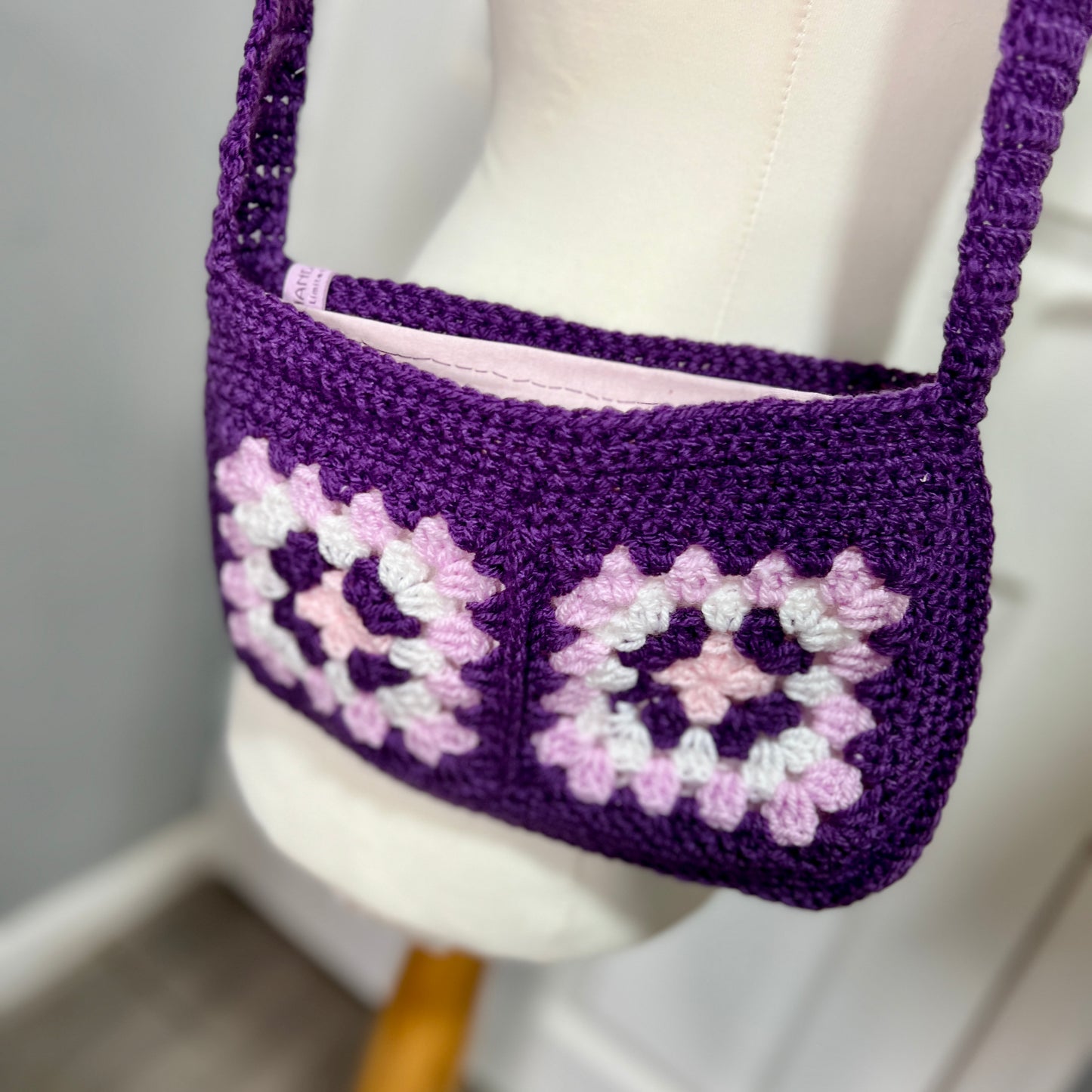 Crochet Granny Square Lined Shoulder Bag Medium